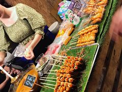 -席娜卡琳火车铁道夜市