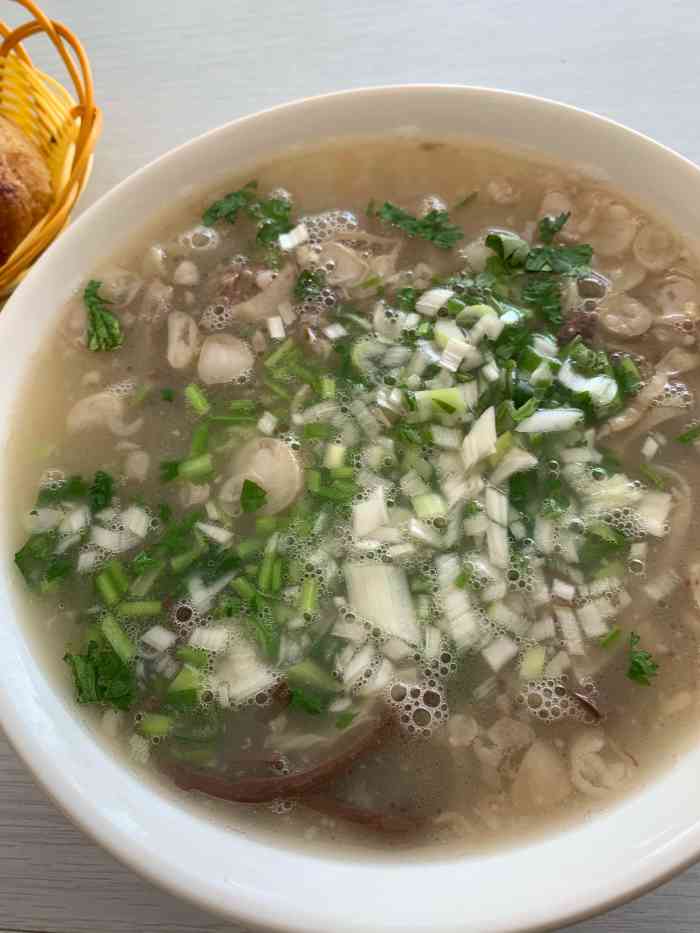 平泉二子羊汤-"和朋友一起去的,强烈推荐,纯纯的羊汤,再.