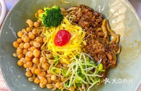 Scallion Crisp Braised Pork Noodles