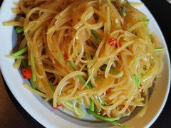 香菜酸辣土豆丝-上名堂·鱼头好吃(体育场路店)