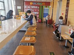 -麦当劳(展览路店)