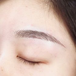 -一个差评成就的纹眉店