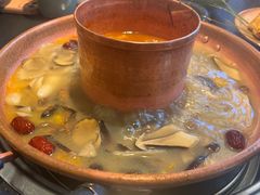 -菌自由丨野生菌火锅特色庭院餐厅(丽江古城店)