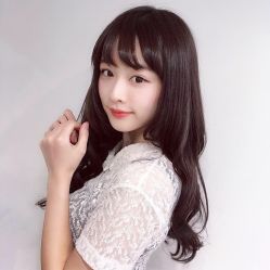 -MODEL'S HAIR