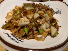 老妈葱爆羊肉-十六中酱肉·烧烤·京菜小馆(五方桥旗舰店)