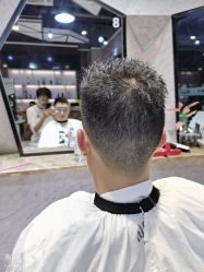 -PE SALON