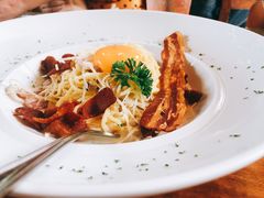 -Chom Cafe and Restaurant