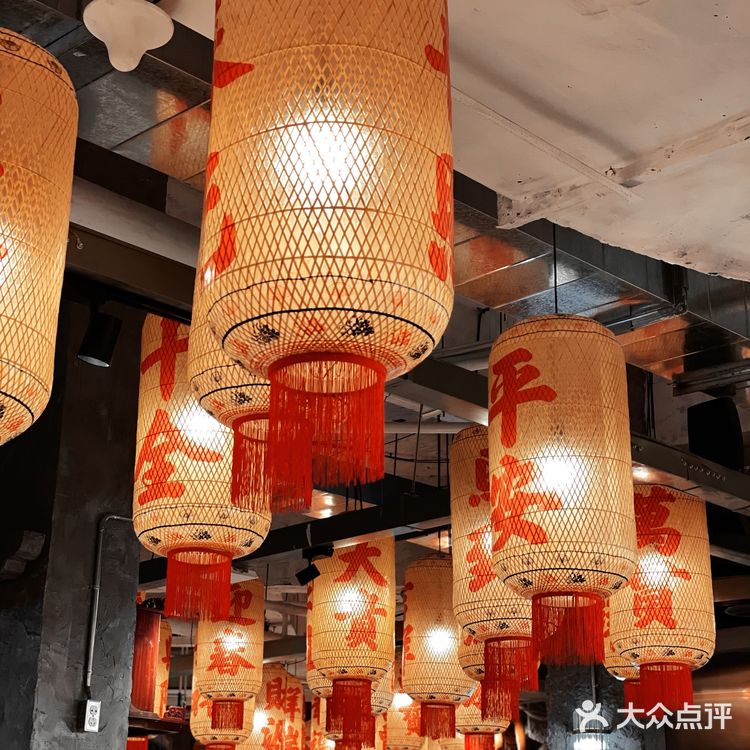 重庆探店💯 火锅馆里也能拍出浪漫大片  