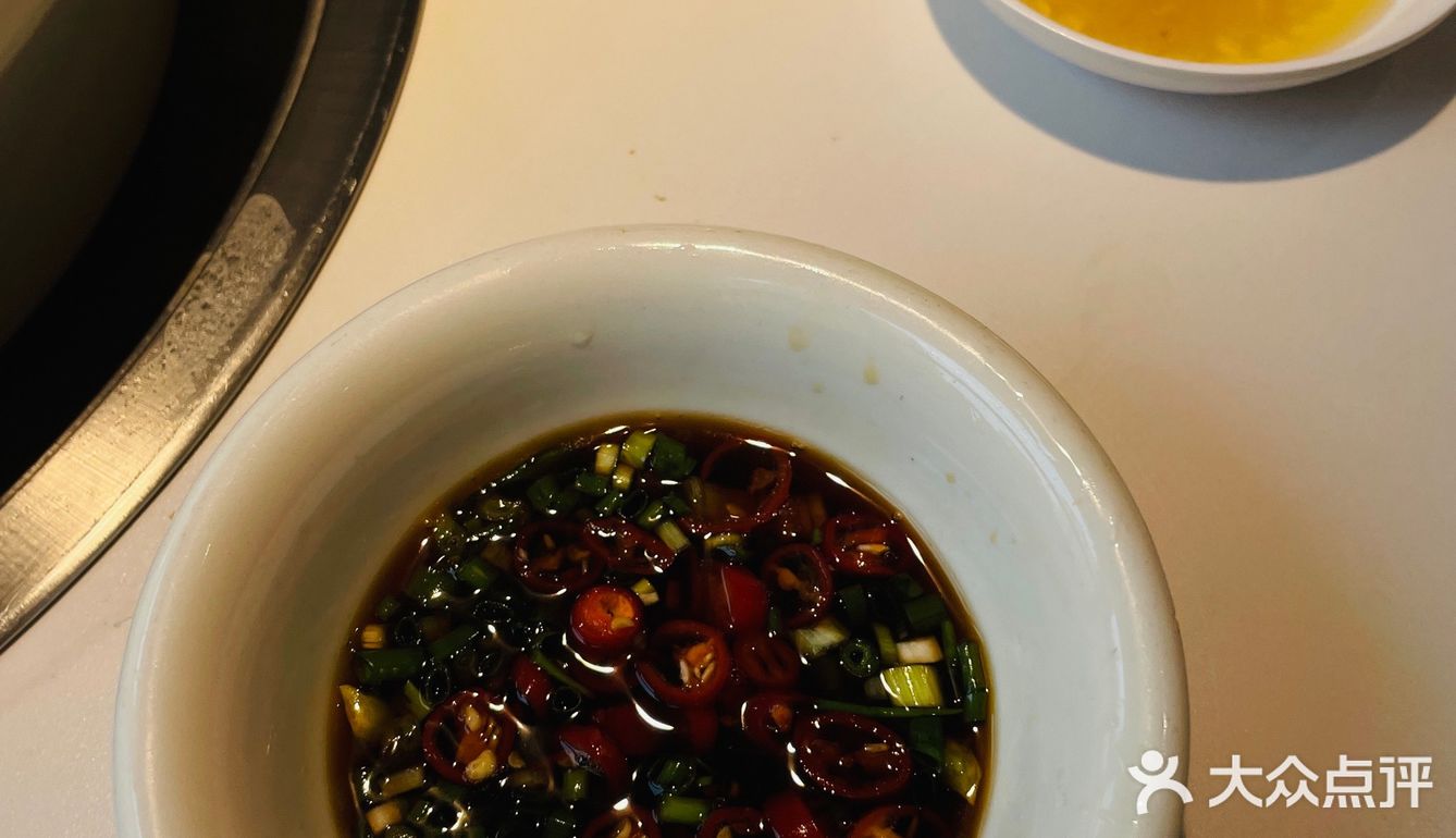 「经典猪肚鸡（中份）」「广顺兴煲仔饭」「毛根甘蔗水」「料碟」「至尊虾饺皇」「广式鸡蛋肠粉」「石磨老豆腐」「蔬菜大拼」「菌菇拼盘」「鲜虾烧卖」「豉汁蒸排骨」「紫金酱牛肚」「潮汕牛肉丸」「大口吃饭的小朋友」「顺兴叉烧（中份）」「广式鸡蛋肠粉」