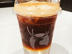 黑金气泡美式-瑞幸咖啡(外滩SOHO店)