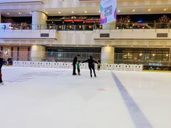 -冰纷万象滑冰场(二七万象城店)