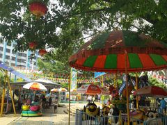 -顺德大良半月城游乐场