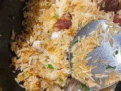 广式腊味煲仔饭-狐狸爱上椰子鸡(滨江星光大道店)