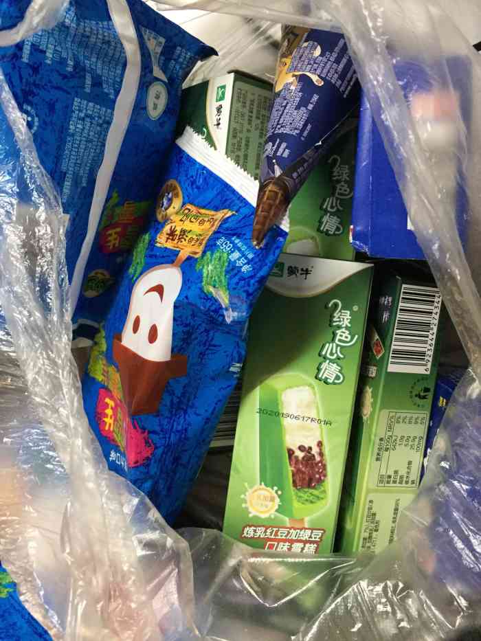 雪糕冰柜 买一箱回家吃 味道特别好