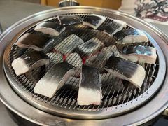 -围炉肉舍•炭烤活鳗•丹东海鲜烤肉(步行街店)