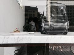 -UNI UNI(环亚凯瑟琳店)