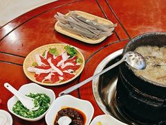 -鲁朗纳麦石锅鸡庄园
