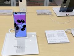 -华为授权体验店(中山公园来福士)