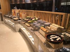 自助取餐区-景瀚大酒店-揽景阁旋转餐厅