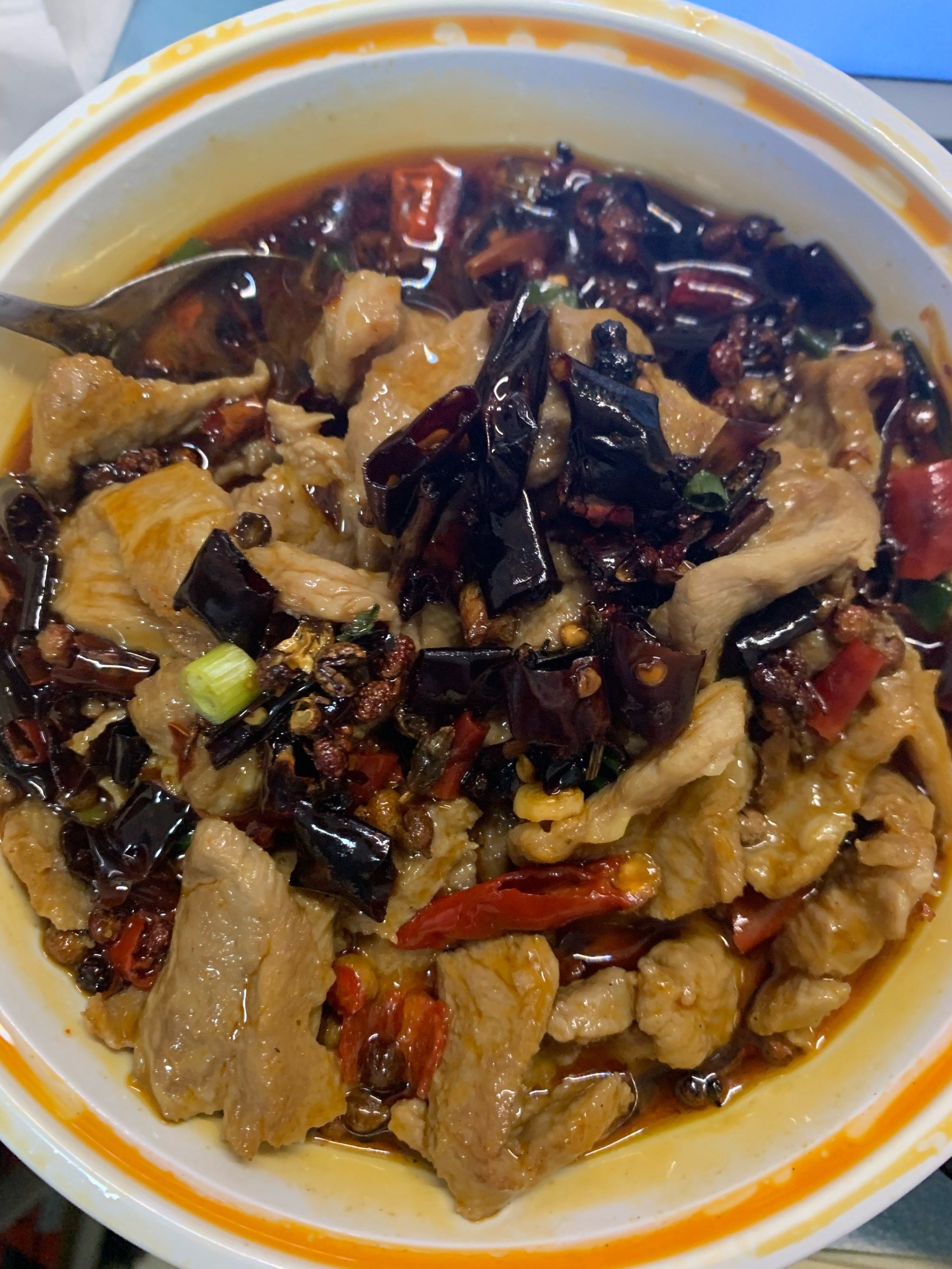 昨天在小蚕看到的宝藏川菜馆
一大份水煮肉片真的很好吃还搭配了一