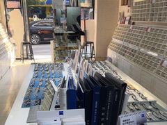 -诺柯视眼镜-蔡司依视路官方工厂店(淞南一店)