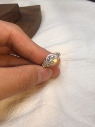 -威德钻石-克拉钻大本营(南京东路店)