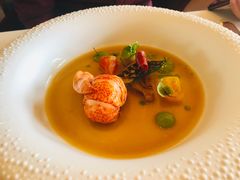 香烤龍蝦伴時令蔬菜配羅勒油-Caprice(香港四季酒店)