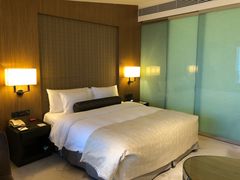 -上海滴水湖皇冠假日酒店