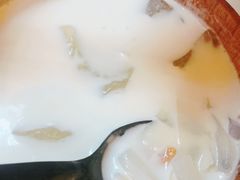 -志龙皇冠吃货椰子铺