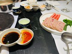 -红鼎豆捞·非遗鲍皇汤火锅(宝丰路店)