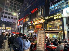 -BHC炸鸡(明洞总店)