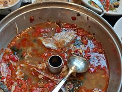 -鱼鲜饭香·招牌汽锅剁椒鱼头王