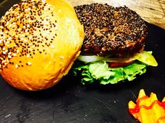 -HIGH FIVE哈福手工汉堡(桂林路店)