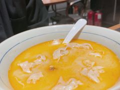 金汤黄鱼馄饨-蟹黄鱼·深夜面馆(巨鹿路店)