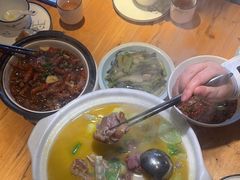 -帅巴人舅母子腊蹄民俗村