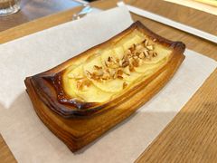 -天井·丑面包搭咖啡