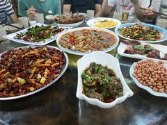 -聚八方土菜馆(余松路店)