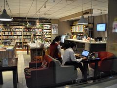 -郑州市新华书店读者俱乐部 零点书吧(西太康路店)