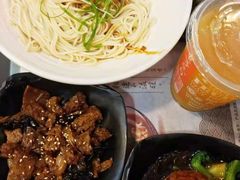 -东方既白(上海浦东国际机场)