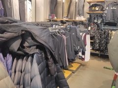 -UNDER ARMOUR(八达岭奥莱店)