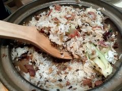 金牌腊味煲仔饭-煲大王猪肚鸡·椰子鸡火锅(红谷滩万达店)
