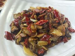 炒牛肝菌-88号小吃店·经典云南菜·地道纳西美食
