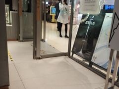 -喜茶(北京华贸购物中心店)