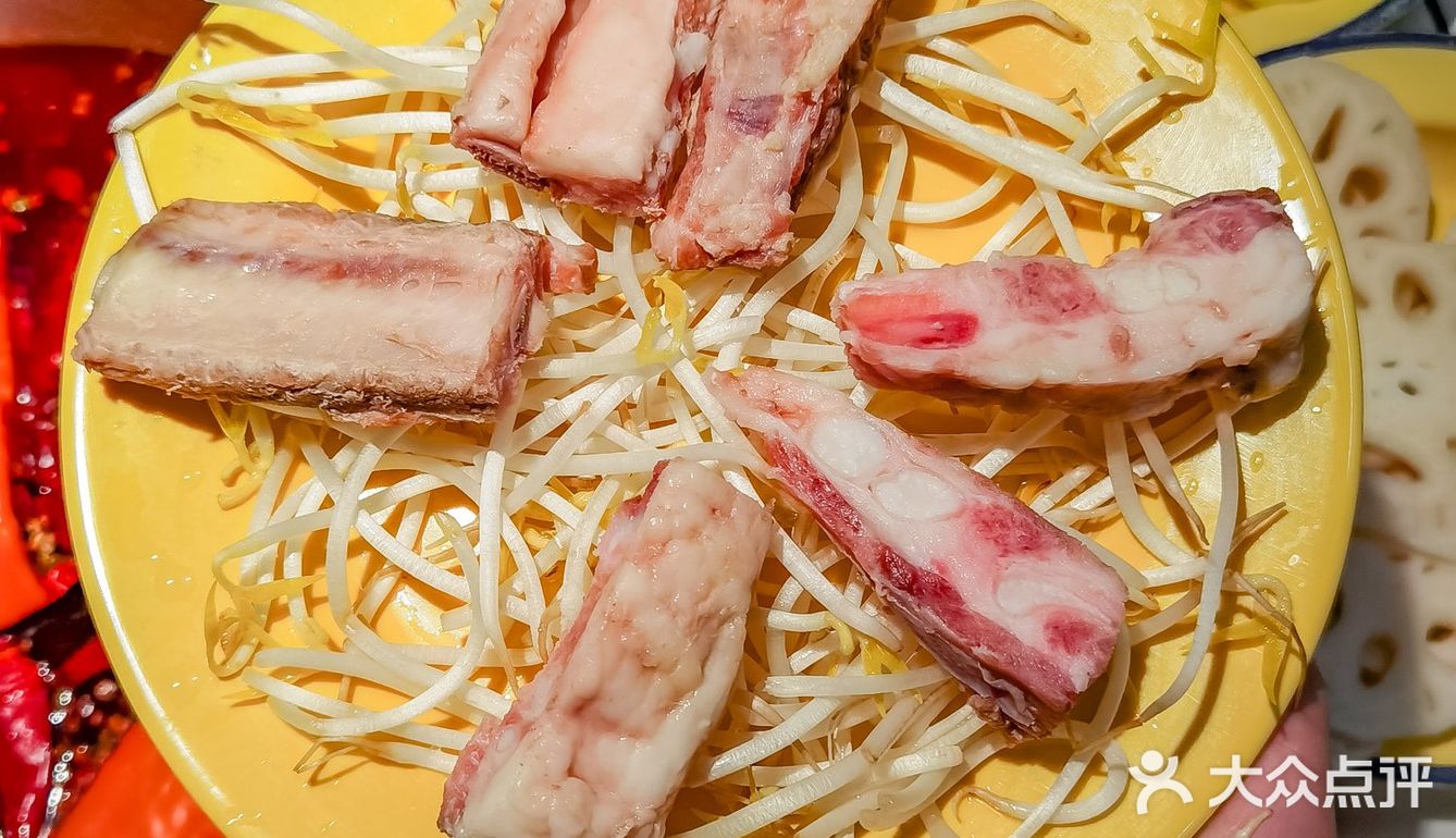 黄喉配猪排😋在万勇超新店get√新吃法！