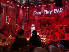 -FOUR PLAY BAR