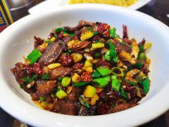 小炒腊牛肉-醉美东江·三文鱼·烧鸡公