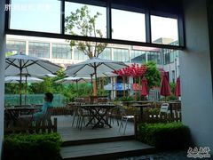 窗外的景色-榖屋house of flour(张江首店)