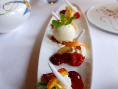水煮桃子-Le Comptoir de Pierre Gagnaire