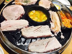 -江南猪肉商会无限续吃(弘大店)