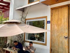 露天位-More than cafe·置外咖啡